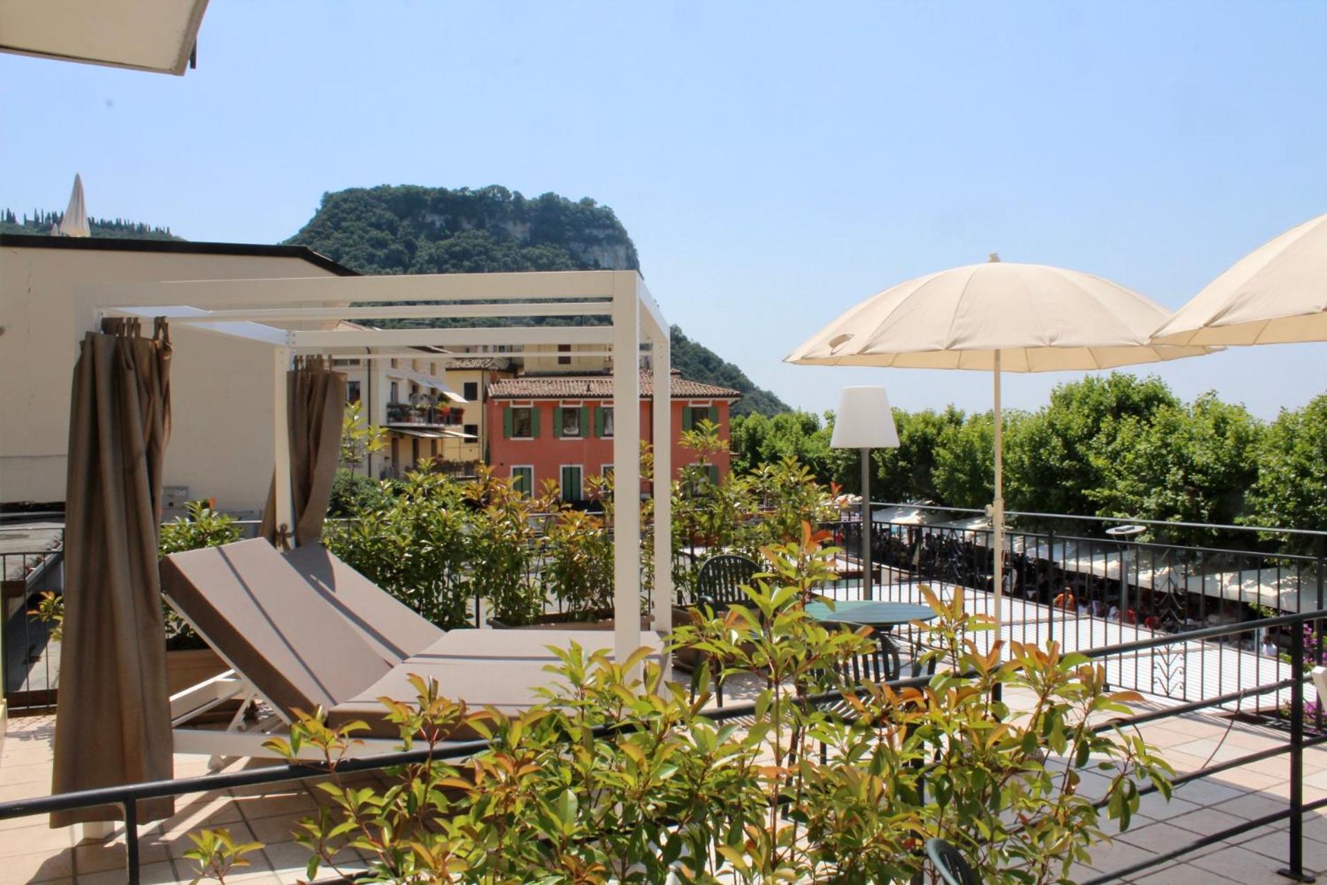 Hotel Tre Corone Garda  Kültér fotó