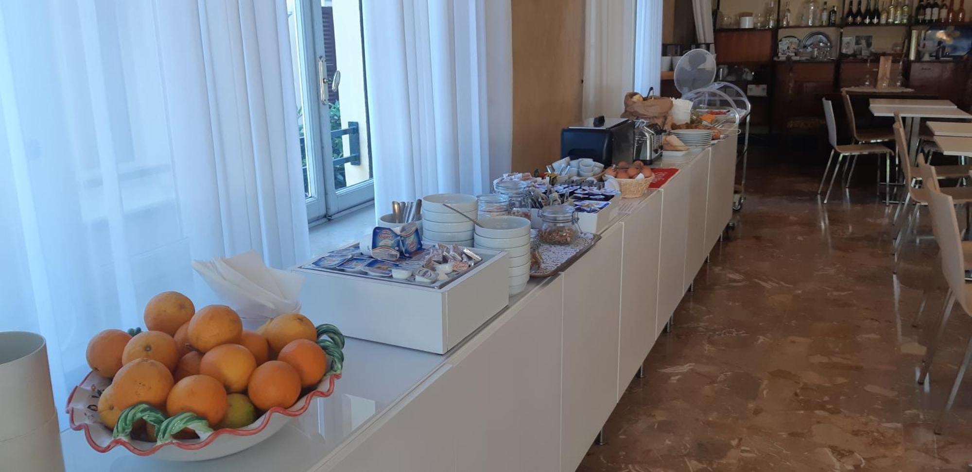 Hotel Tre Corone Garda  Kültér fotó