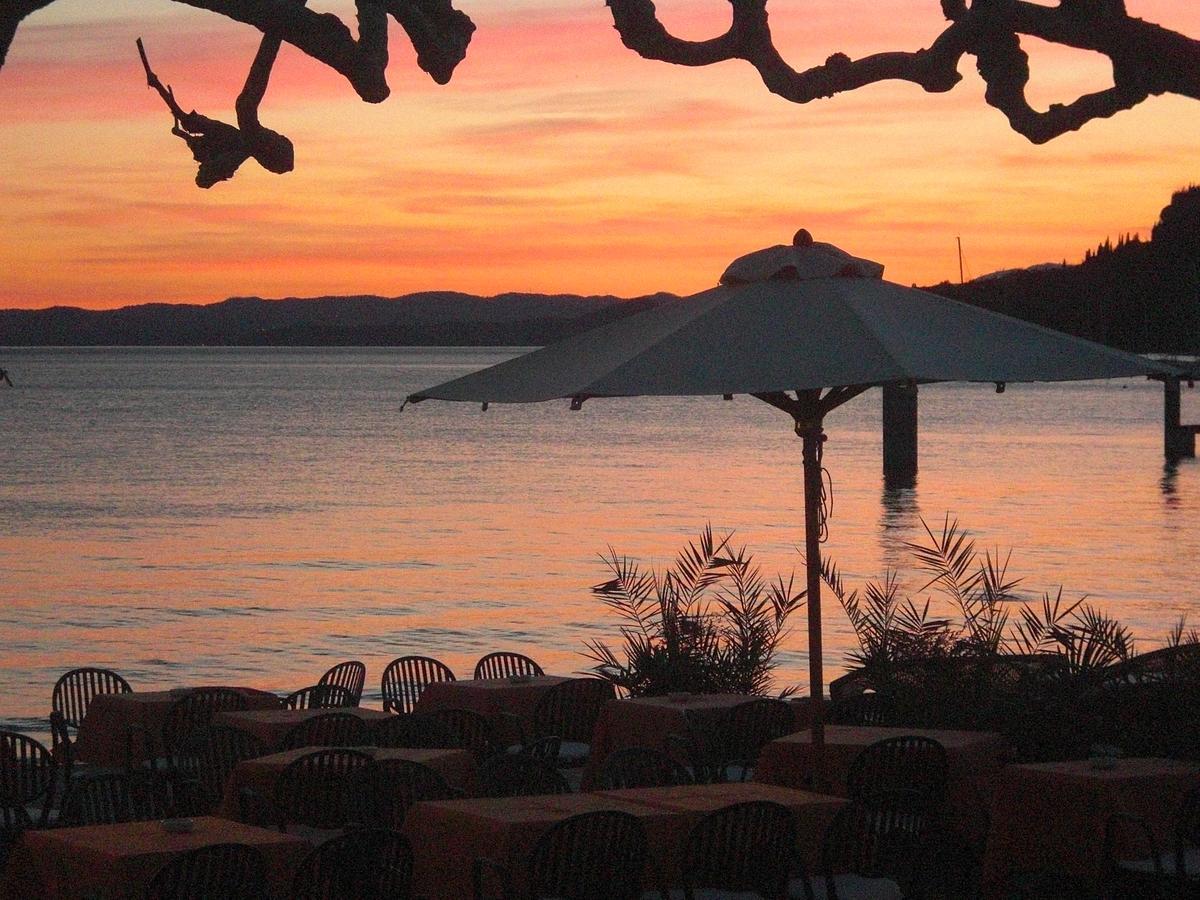 Hotel Tre Corone Garda  Kültér fotó